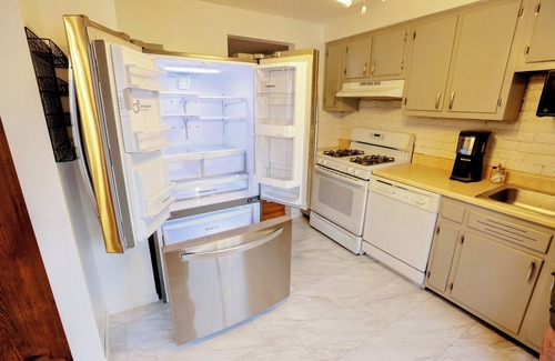 Columbus House | Close to Everything, Stocked Kitchen, Full House: 3 bedroom, 2.5 bath