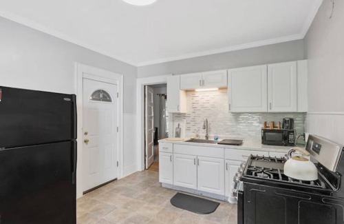 Southside Apartment | Close to Hospitals Upstate, St. Joseph's, Crouse