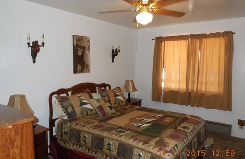 Croft Cabin | Close to Hwy, Stores and Restaurants in the Rural Pioneer Area - Near Kirkwood