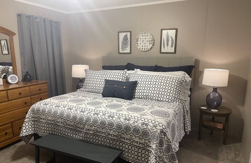 Jamestown House | Close to Jamestown Marina -5-7 min drive