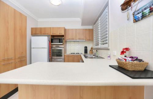 Hawks Nest House | Close to Jimmys Beach