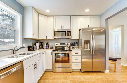 Isanti House | Close to Lake & Main Street: Isanti Home w/Deck