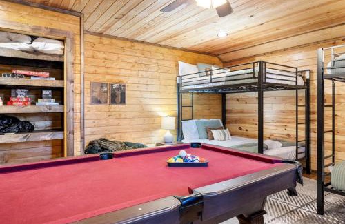 Broken Bow House | Close to Lake Putt Putt, Pool Table, Play set