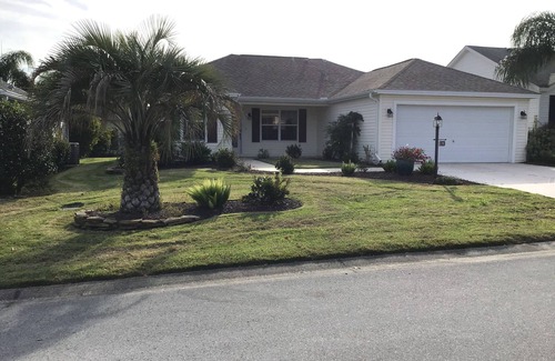 Sabal Chase House | CLOSE TO LAKE SUMTER SQUARE! Sm Dog Friendly, GAS GOLF CART & BBQ Included!