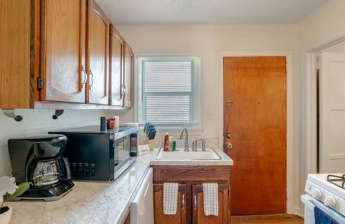 Mobile House | Close to Midtown & Parks - Little Blue
