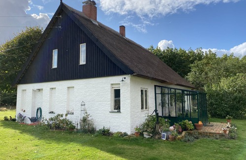 Luckow House | Close to nature in an idyllic, quiet secluded location under Reet - sea & forest & beach