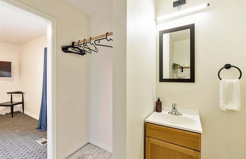 Ogden House | Close to Ogden-Weber Tech College, Private Room!