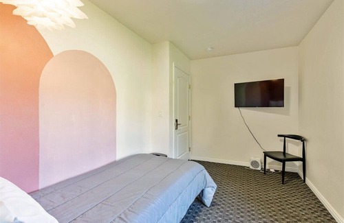 Ogden House | Close to Ogden-Weber Tech College, Private Room!