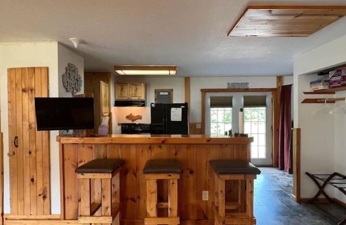 Paradise House | Close to public beaches, Whitefish Point & Tahquamenon Falls