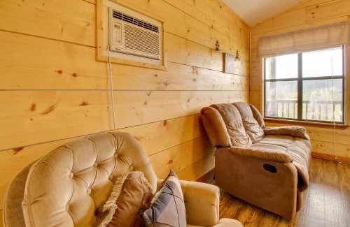 Mountain View House | Close to River and Hiking Cabin in Mountain View