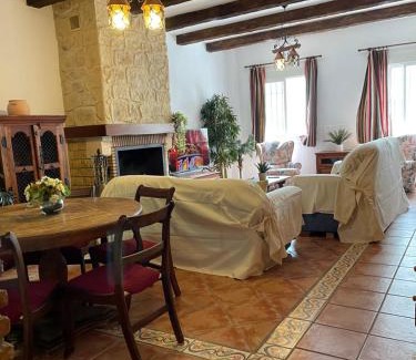 Guejar Sierra Apartment | Close to Sierra Nevada Casa Con Chimenea y Parking Las Golondrinas