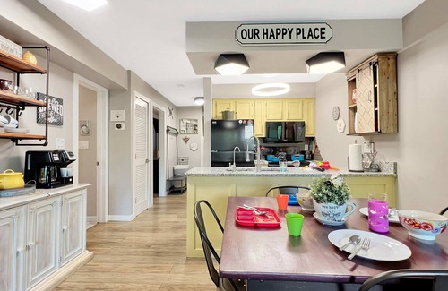 Notch Estates Condo | Close to Silver Dollar City, pool, fishing & fun