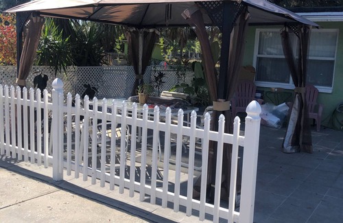 Tarpon Springs Cottage | Close to Sponge docks,private separate entrance, in the heart of Tarpon Spring!