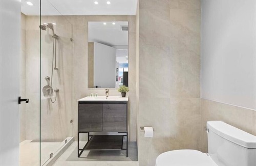 Port Morris Hotel | Close to Stadium Studio F Bal BR | Hotel Amenities
