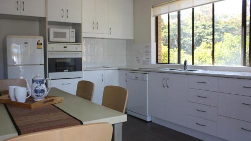 Woorim House | Close to Surf Beach, Surf Club, Hotel and Shops - Boyd St, Woorim