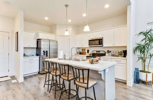 Lehi House | Close to Thanksgiving Point, Pet-Friendly!