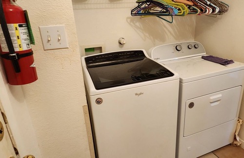 Albuquerque House | Close to the Balloon Fiesta! Handicapped Accessible, bring the whole family!