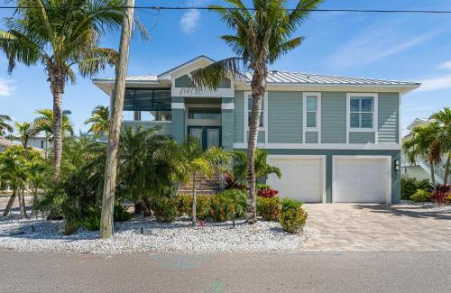 Fort Myers Beach House | Close to the Beach, Heated Pool and Spa - Sweet Carolina - Roelens