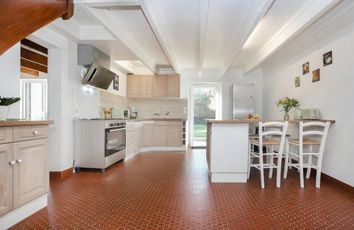 Ferel House | Close to the coast, this welcoming house with character welcomes you in a quiet environment.