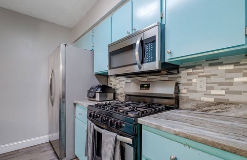 Montgomery House | Close to the Coast