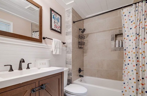 Montgomery House | Close to the Coast