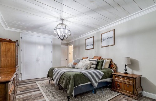 Montgomery House | Close to the Coast
