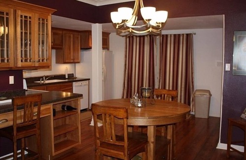Rosedale House | Close to the Plaza, Ku Med Center, Westport - plus Gigabit Internet
