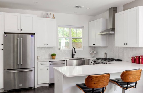 MLK House | Close to UT, Free Parking | In the Green - Portoro