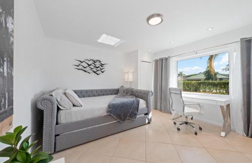 Naples Park House | Close to Vanderbilt Beach home!