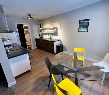 Southwest Edmonton House | Close To Whyte University New Renovation