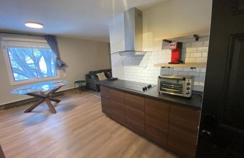 Southwest Edmonton House | Close To Whyte University New Renovation