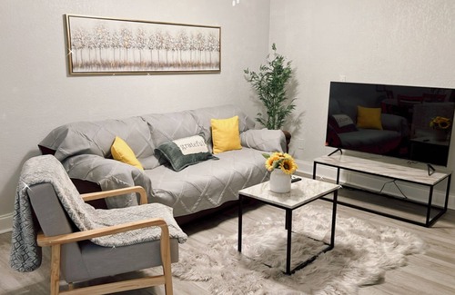 Largo House | close too shopping mall Hospital Beaches