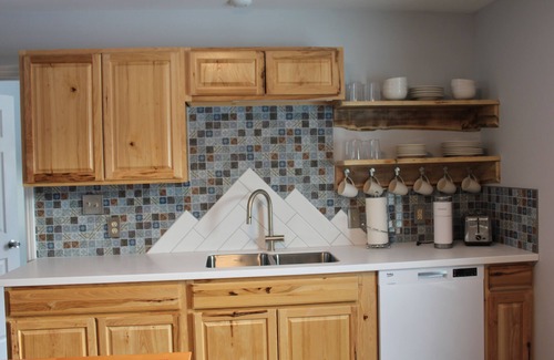 Red Lodge Cabin | Closes Family Lodging to Sam's Tap Room!