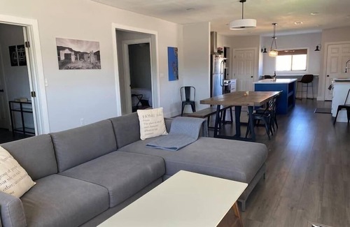 Marathon Apartment | Closest AirBnB to Gage Gardens and Downtown Marathon