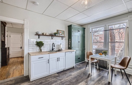 City Park Apartment | Cloud by Modern Midstay/1 Block to City Park #C5
