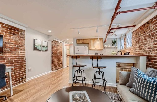 City Park Apartment | Cloud by Modern Midstay/1Block to City Park #C15
