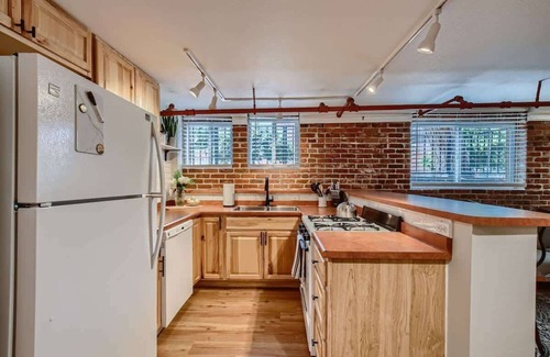 City Park Apartment | Cloud by Modern Midstay/1Block to City Park #C15