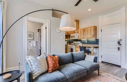 City Park Apartment | Cloud by Modern Midstay/1Block to City Park #C11