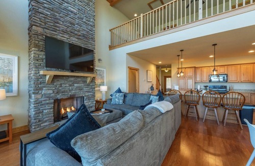 Wolf Laurel House | Cloud Dancer Spacious retreat with amazing views & hot tub