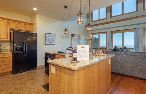 Wolf Laurel House | Cloud Dancer Spacious retreat with amazing views & hot tub