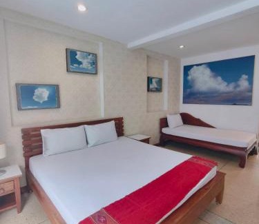Thung Maha Mek Apartment | Cloud no 3 Serene Oasis King Bed in BKK Heart