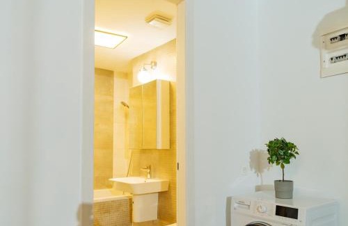 Aviatiei Apartment | CloudView Studio