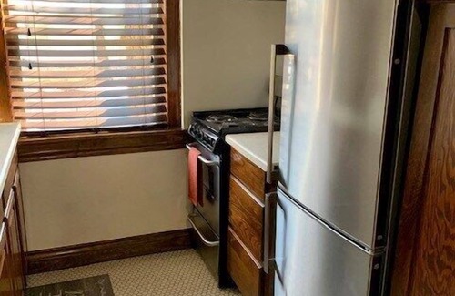 Midtown Apartment | [CLR 02] Charming Studio in OKC Midtown, With Retro-contemporary theme