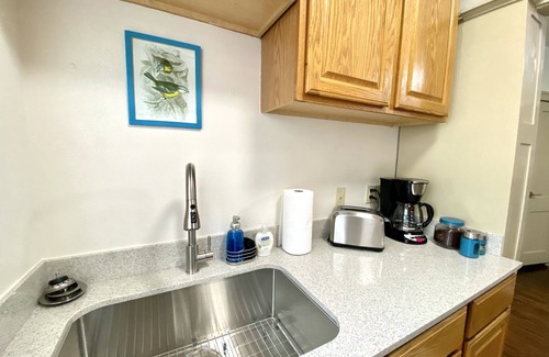 Midtown House | [CLR 04] Newest Studio in Midtown OKC