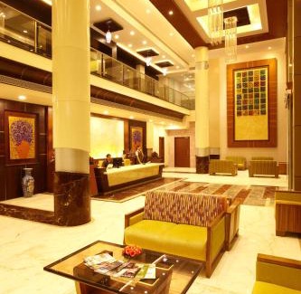 Chembur East Hotel | Club Emerald