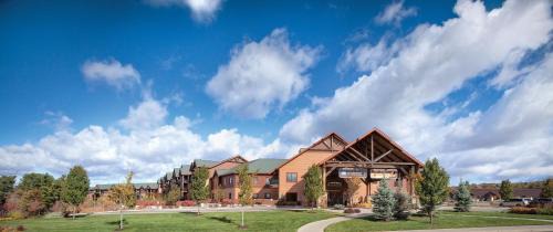 Lake Delton Resort | Club Wyndham Glacier Canyon