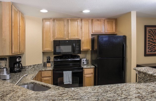 Survey Creek Hotel | Club Wyndham Palm-Aire