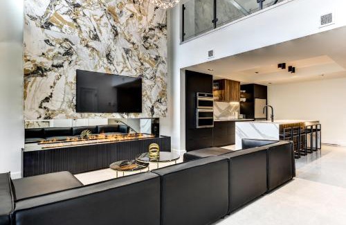Pointe-Saint-Charles Hotel | CLUBHAUS Hotel