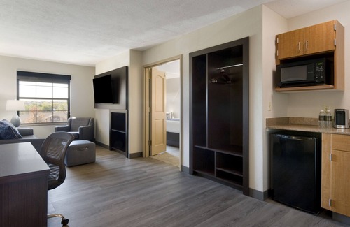 Sioux Falls Hotel | Clubhouse Hotel Suites Sioux Falls