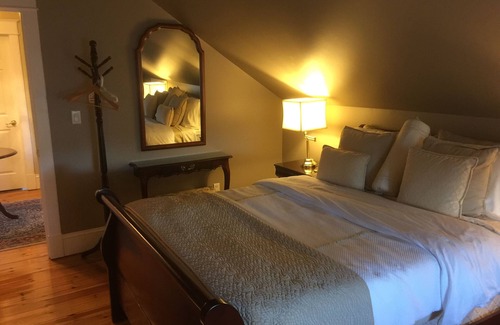 Lanark Bed & Breakfast | Clyde Hall Bed and Breakfast